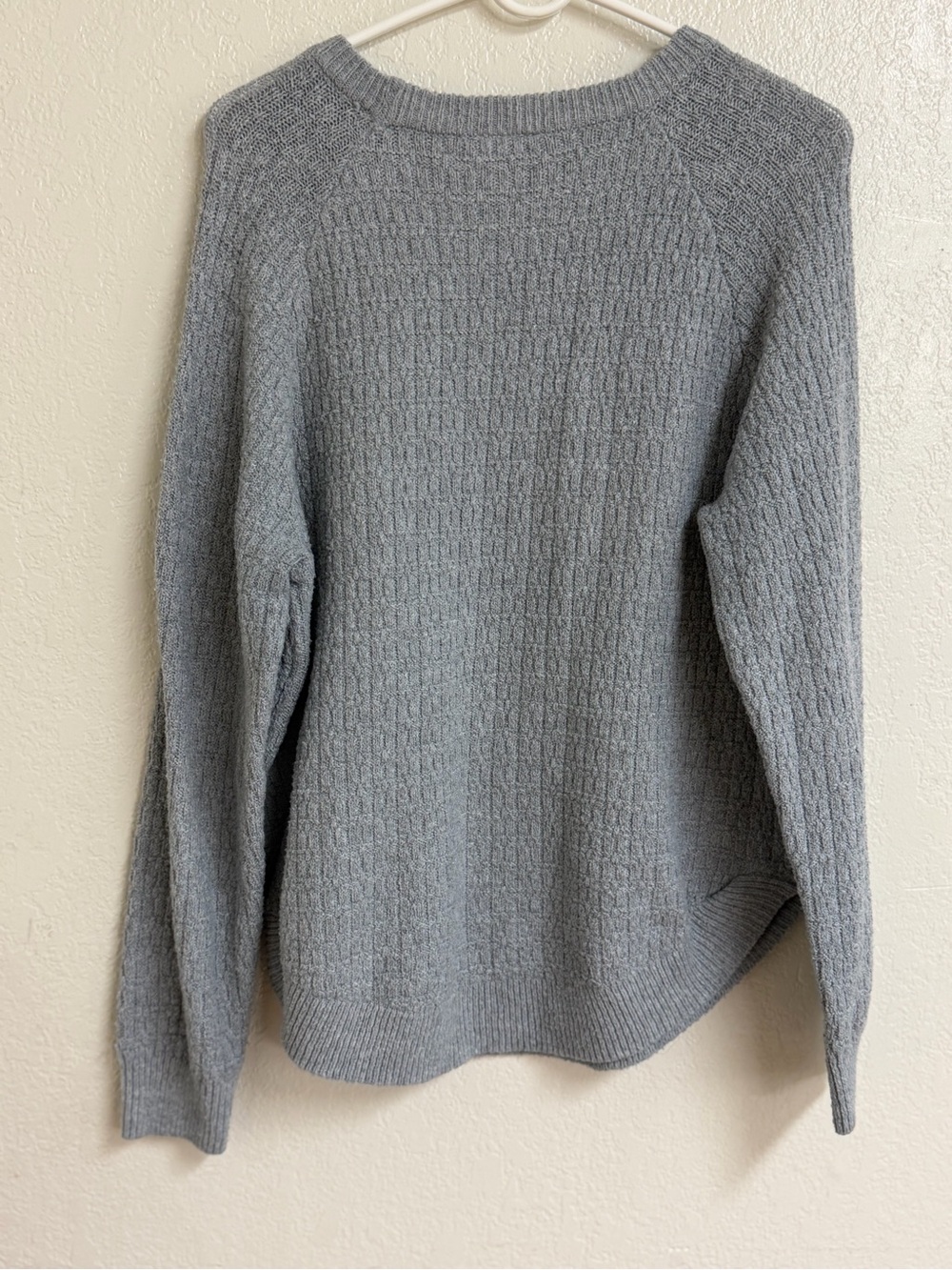 St. John's Bay Light Gray Crewneck Sweater - Picture 2 of 3